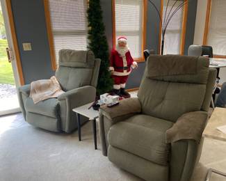 Take your pick of La-Z-Boy recliners!