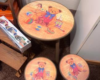 Child's table & Stools