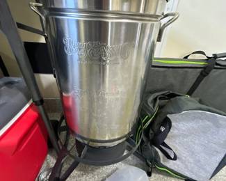 Bayou Classic cooker