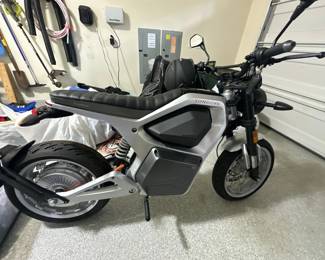 Sondors metacycle motorcycle - only 42 miles