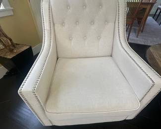Tufted arm chair