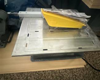 Tile saw