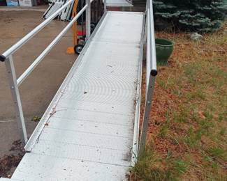 Aluminum access ramp