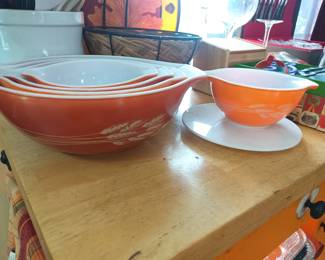 Pyrex mixing bowls
