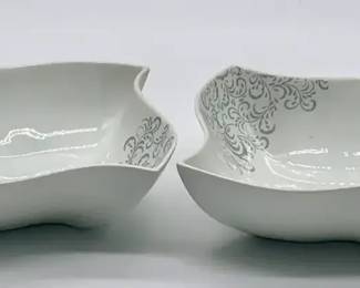 DL&Co Porcelain Bowls Set of 2 – Elegant Curved Square Design w/ Floral Accent