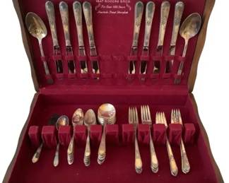 1847 Rogers Bros Silver Plate Flatware Set – 8 Pc Settings w/ Case
