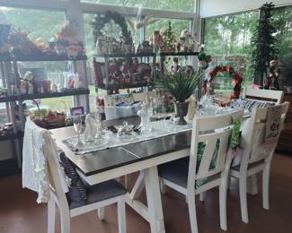 Farm House Draw-Leaf table w/6 chairs, could seat 8