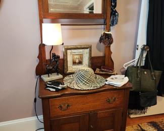 Pretty Antique Oak Washstand