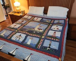 Arts & Craft style Solid wood Queen size bed