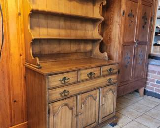 Lovely Vintage French Provencial Hutch