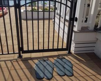 Gate & fence; flip flop mats