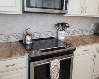 Maytag electric range. Maytag microwave oven mfg. 5/2017