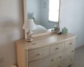 Queen bedroom suite: dresser with mirror