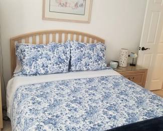 Queen bedroom suite: bed, nightstands, armoire and mirror