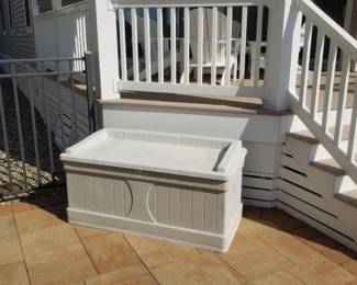 Storage bin