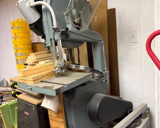    Delta Band Saw                                                                             