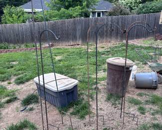 Lots of garden Shepard hooks 