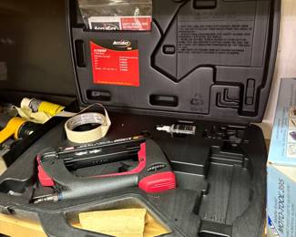Secco Accuset Finish stapler with case 