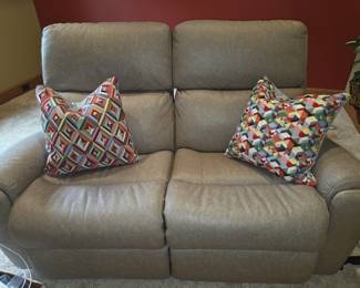 Dual electric reclining loveseat