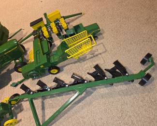 John Deere selling as a LOT