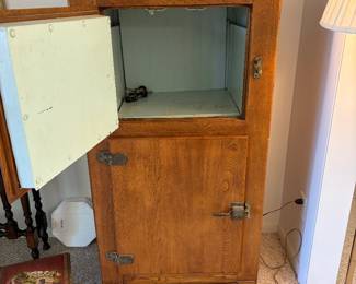 INSIDE OF ICE BOX