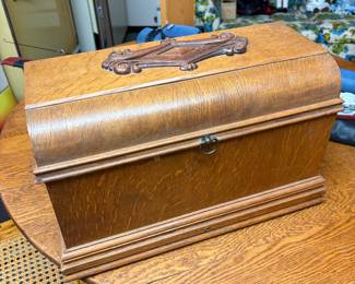 VINTAGE WOODEN CASE BOX