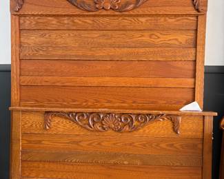 ANTIQUE VICTORIAN BED - HEADBOARD, FOOTBOARD AND SIDE RAILS.  SIZE FULL