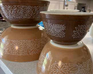 PYREX WOODLAND NESTING MIXING BOWLS SET GREAT SHAPE