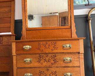 STUNNING REFINISHED VICTORIAN DRESSER AND MIRROR SPOON CARVED 