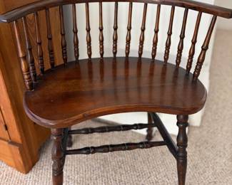 ANTIQUE KIDNEY SHAPED SPINDLE BACK CHAIR