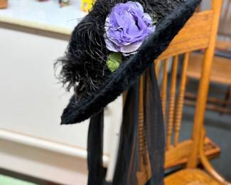 1900s ANTIQUE WOMANS HAT OSTRICH FEATHERS 