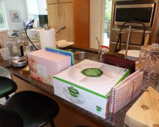Assorted Kitchenware