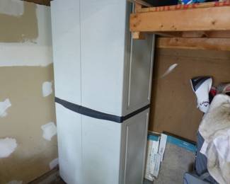 Garage storage cabinet