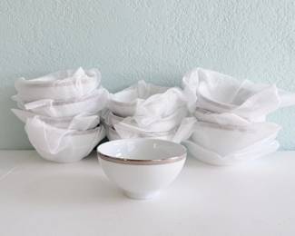 76 CharterClubGrandBuffetPlatinumPorcelainBowls