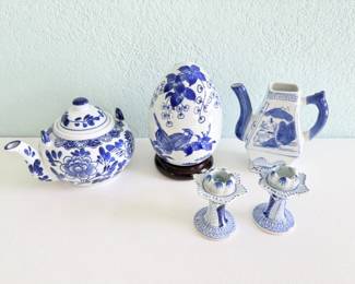 124 ChinoiserieStyleBlueWhitePorcelainCollection