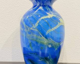 16 ContemporarySignedStudioArtGlassVaseBlueWhiteOceanSwirl
