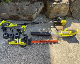 33 RyobiCordlessPowerToolComboKit