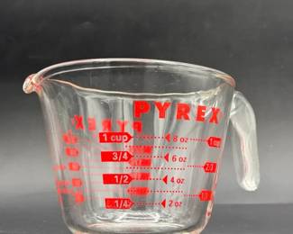 Pyrex 250 ML Measuring Cup