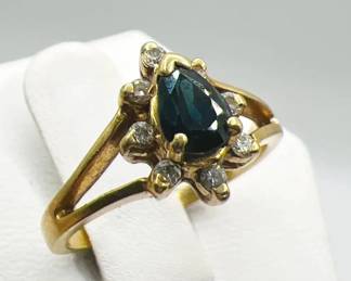 14K Gold Ring with Diamonds — Size 5 1/2