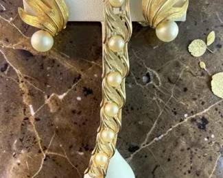 Collectible Costume Jewelry