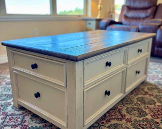 Bolanburg Coffee Table with Lift Top