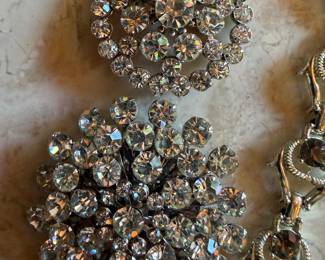 VINTAGE RHINESTONE COSTUME JEWELRY