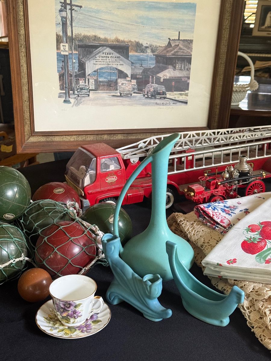 Pottery, Artwork,Vintage Tonks Trucks, China, LinensRegent Bocci Ball