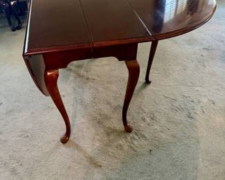 Queen Anne  Cherry Drop Leaf With Table Pads & Leafs