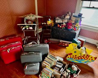 VIntage American Tourist Luggage, Toys, Books, Collectibles
