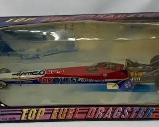 2000 First Gear Carquest Auto Parts 125 Scale Top Fuel Dragster DieCast