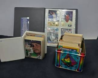 Atlanta Braves  NY Yankees Baseball Card Albums  Mystery Can Of Topps Baseball Cards