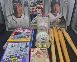 Louisville Slugger Mini Bats Signature Reproduction Baseballs Collectors Books Atlanta Braves