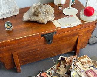 Vintage trunk (Not all crystals are included in the sale - walkthrough only)
