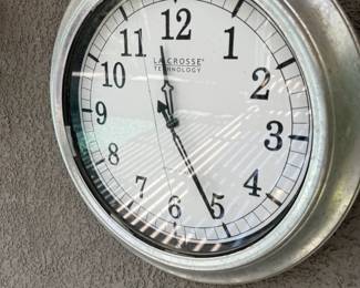 Modern clock